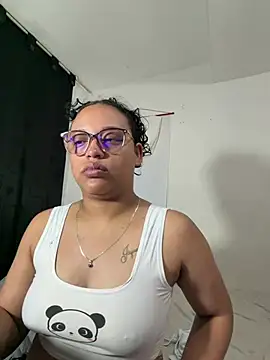 Snapshot of angela_angels_ chatting on 05-20-26, 03:36 angela angels online show from 05-20-26, 03:36
