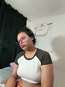 Snapshot of angela_angels_ chatting on 05-27-26, 04:20 angela angels online show from 05-27-26, 04:20