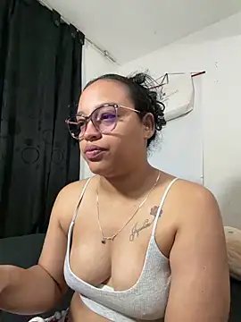 Snapshot of angela_angels_ chatting on 05-08-26, 03:43 angela angels online show from 05-08-26, 03:43