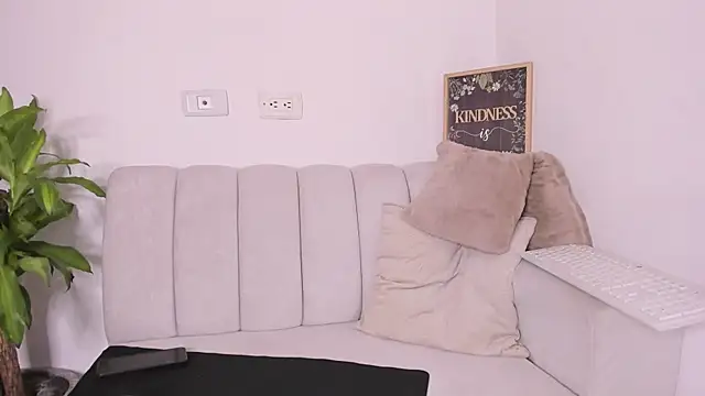 lulu rrussell online show from 02-05-25, 05:52