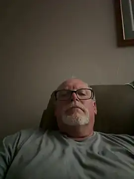 wildrocket02 online show from 05-19-26, 01:32