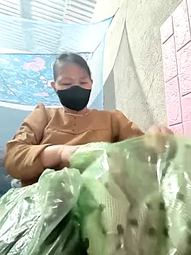 Betty20zx online show from 12-15-25, 01:22