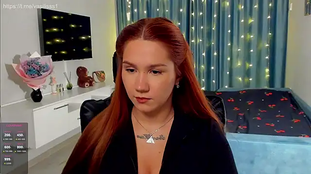 Snapshot of VasilisaHaas chatting on 10-21-25, 10:31 VasilisaHaas online show from 10-21-25, 10:31