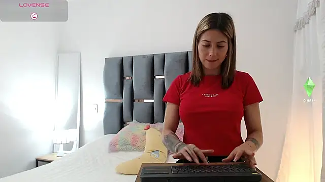 Susana Rios11 online show from 12-22-25, 01:44