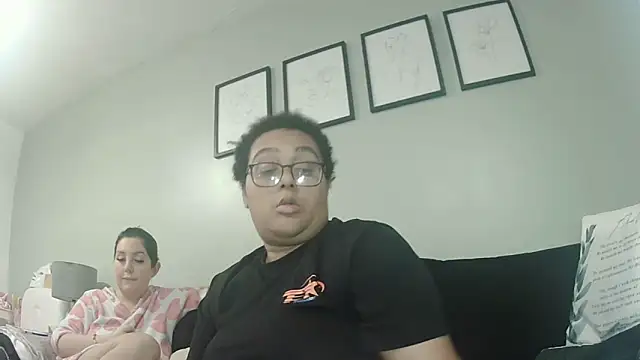 vanilla chocolate23 online show from 11-23-25, 11:53