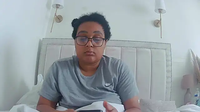 vanilla chocolate23 online show from 10-19-25, 10:07