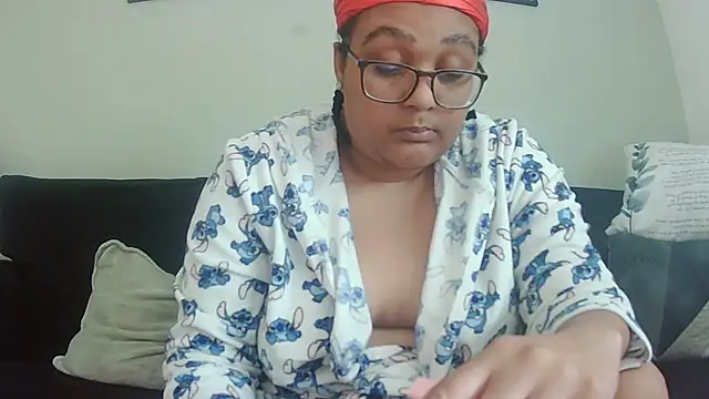 vanilla chocolate23 online show from 10-02-25, 11:35