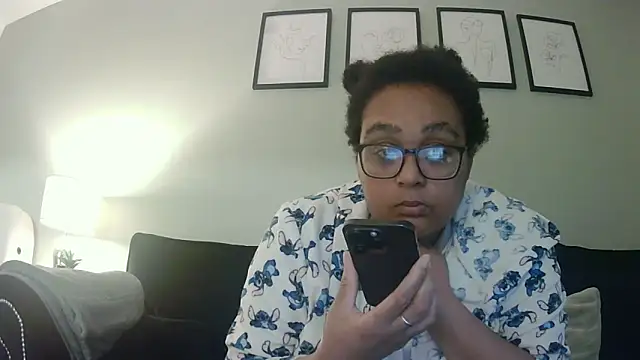 vanilla chocolate23 online show from 10-20-25, 07:09