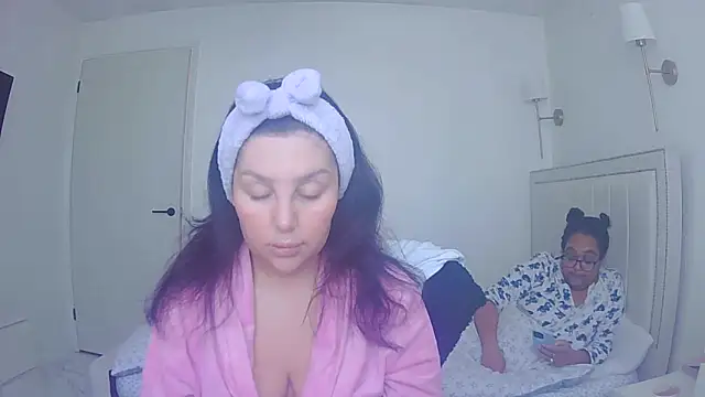 vanilla chocolate23 online show from 03-26-26, 09:07