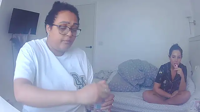 vanilla chocolate23 online show from 04-13-26, 08:07