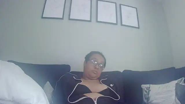 Snapshot of vanilla_chocolate23 chatting on 06-03-26, 02:44 vanilla chocolate23 online show from 06-03-26, 02:44