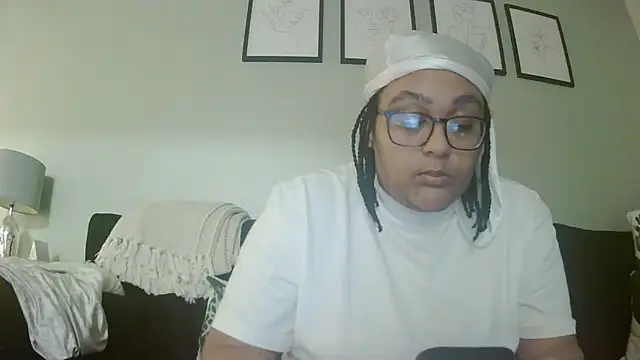 vanilla chocolate23 online show from 12-18-25, 08:19