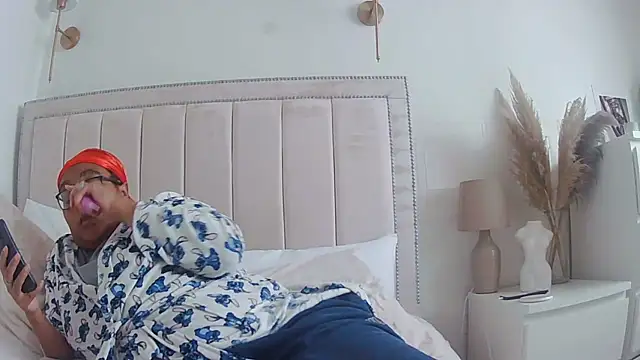 vanilla chocolate23 online show from 09-29-25, 03:39