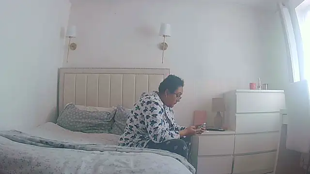 vanilla chocolate23 online show from 03-14-26, 12:00