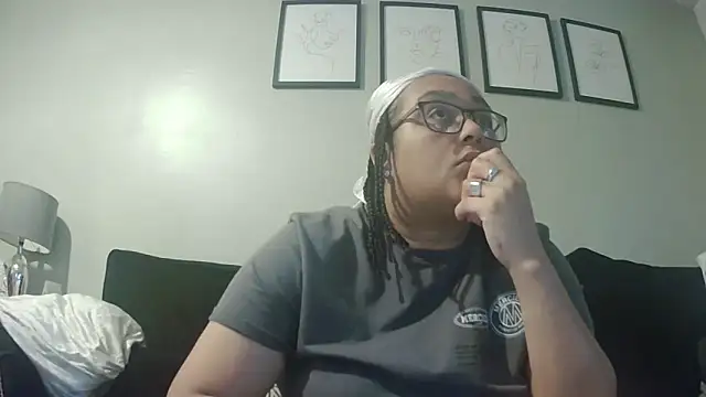 vanilla chocolate23 online show from 12-19-25, 08:49