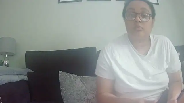 vanilla chocolate23 online show from 06-08-26, 07:42