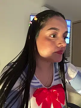 Snapshot of kenndall_21 chatting on 10-28-25, 01:50 kenndall 21 online show from 10-28-25, 01:50