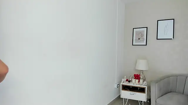 Snapshot of Hellen_coy chatting on 02-27-25, 03:37 Hellen coy online show from 02-27-25, 03:37