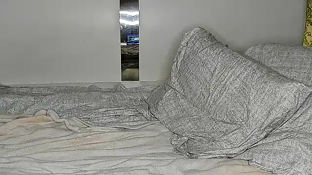 denlover1 online show from 01-30-25, 07:37