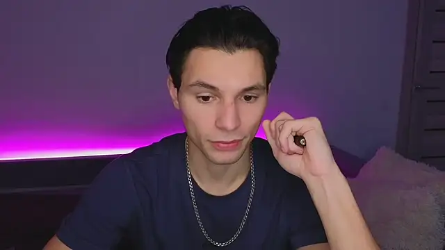 Snapshot of denlover1 chatting on 02-21-26, 08:27 denlover1 online show from 02-21-26, 08:27