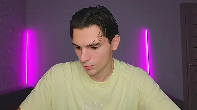 Snapshot of denlover1 chatting on 02-18-26, 01:29 denlover1 online show from 02-18-26, 01:29