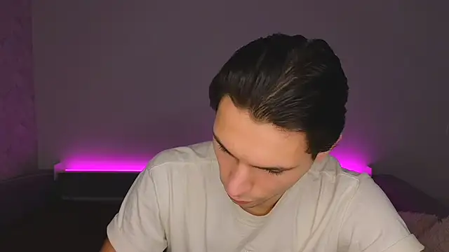 Snapshot of denlover1 chatting on 02-13-26, 08:25 denlover1 online show from 02-13-26, 08:25