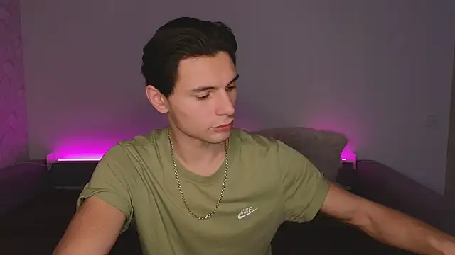 Snapshot of denlover1 chatting on 02-19-26, 11:18 denlover1 online show from 02-19-26, 11:18