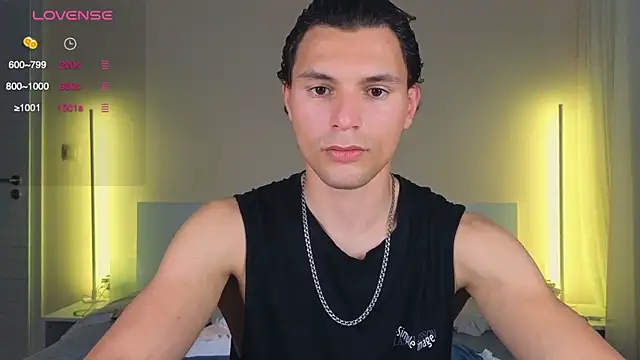 denlover1 online show from 05-07-26, 03:37