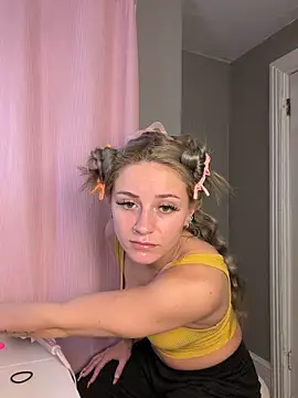 Snapshot of lexybabyxo chatting on 04-28-26, 11:36 lexybabyxo online show from 04-28-26, 11:36