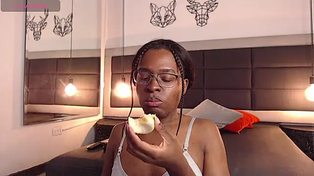 candy lovee69 online show from 05-14-26, 08:06