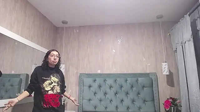 Roxy Lux online show from 03-12-25, 01:19