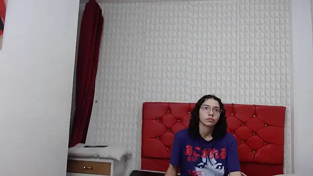 Roxy Lux online show from 02-05-25, 02:26