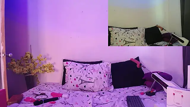 Nicol Love0 online show from 02-11-26, 12:38