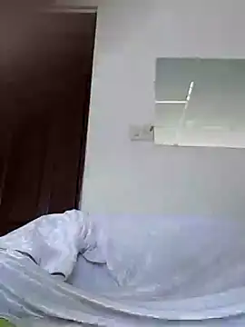 GilberMxx online show from 12-16-25, 04:44