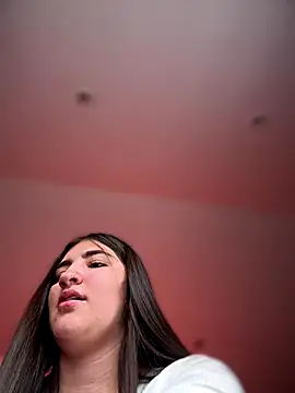 AhriCutte online show from 11-28-25, 04:51