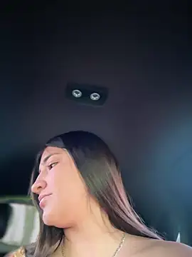 AhriCutte online show from 10-30-25, 05:10