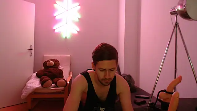 Snapshot of jonny-bisexual chatting on 12-12-24, 10:31 jonny-bisexual online show from 12-12-24, 10:31