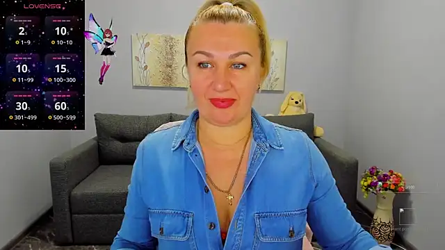 Lili Crossi online show from 11-05-25, 06:49