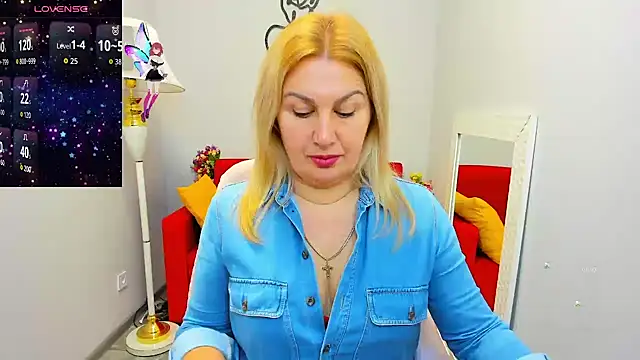 Lili Crossi online show from 11-03-25, 06:29