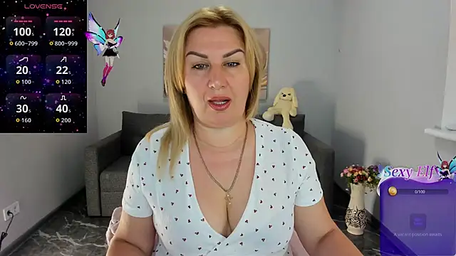 Snapshot of Lili_Crossi chatting on 06-17-26, 05:40 Lili Crossi online show from 06-17-26, 05:40