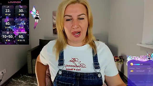 Snapshot of Lili_Crossi chatting on 07-06-26, 05:58 Lili Crossi online show from 07-06-26, 05:58