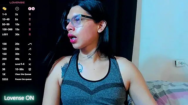 Samantha Rusell online show from 06-12-26, 07:11