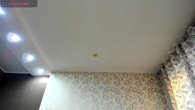 Miss you kiss online show from 12-20-24, 08:28