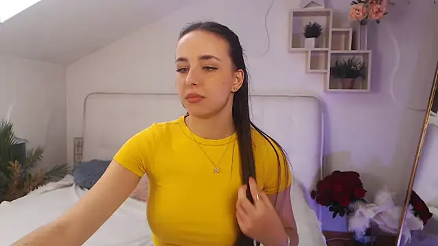 AuroraAksnesss online show from 03-11-25, 11:12