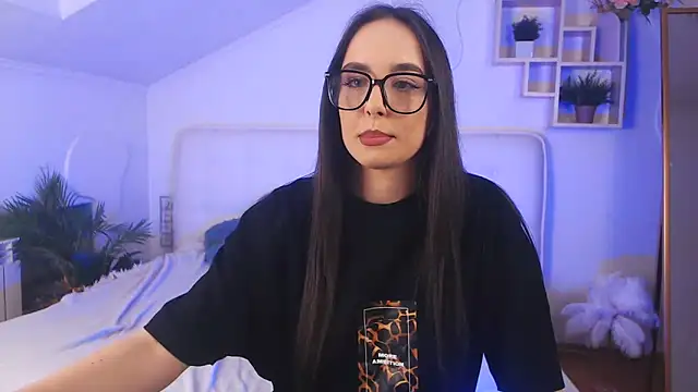 AuroraAksnesss online show from 02-06-25, 05:30