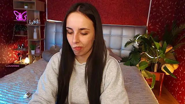 AuroraAksnesss online show from 02-10-25, 05:30