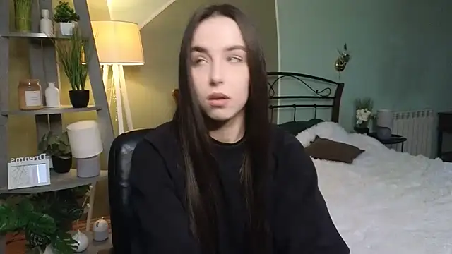 AuroraAksnesss online show from 02-13-25, 07:35