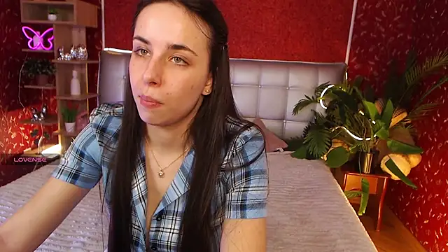 AuroraAksnesss online show from 02-11-25, 12:15