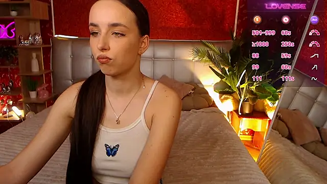 AuroraAksnesss online show from 03-17-25, 08:29