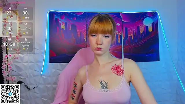 Snapshot of Linablueeyed chatting on 10-31-25, 10:01 Linablueeyed online show from 10-31-25, 10:01